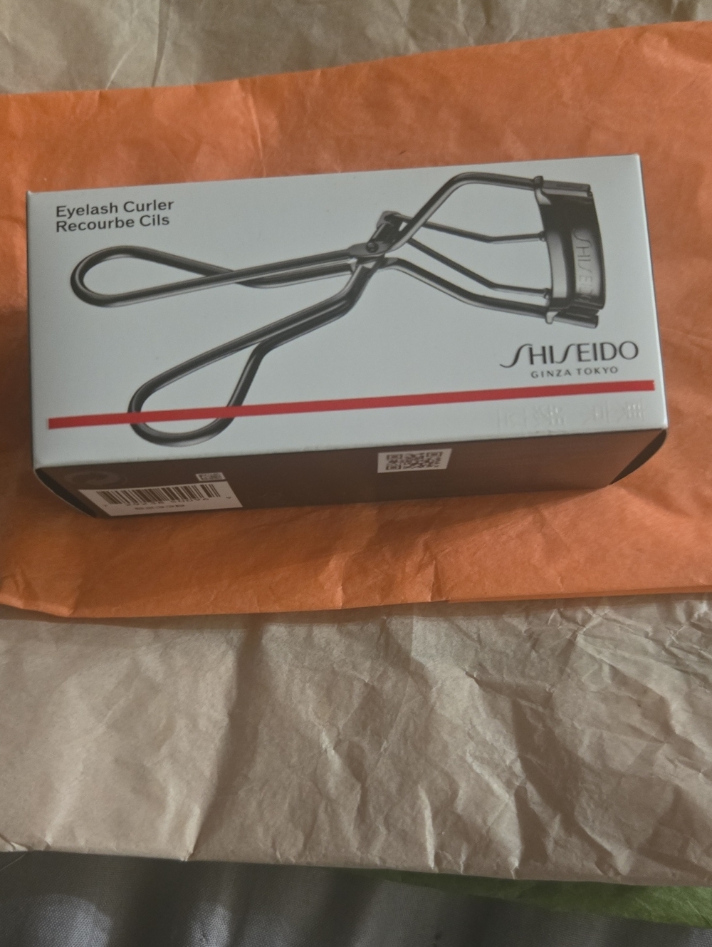Shiseido Black and Silver Eyelash Curler